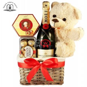 Classic-Newborn-Arrival-Moet-Gift-Basket-Israel