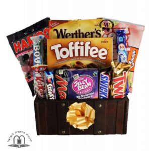 Treats-Treasure-Box-–-Gift-Basket-Israel
